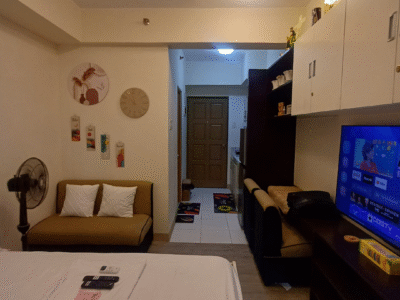 Studio Unit - Fully Furnished in Milan Residences by Triple J Staycation